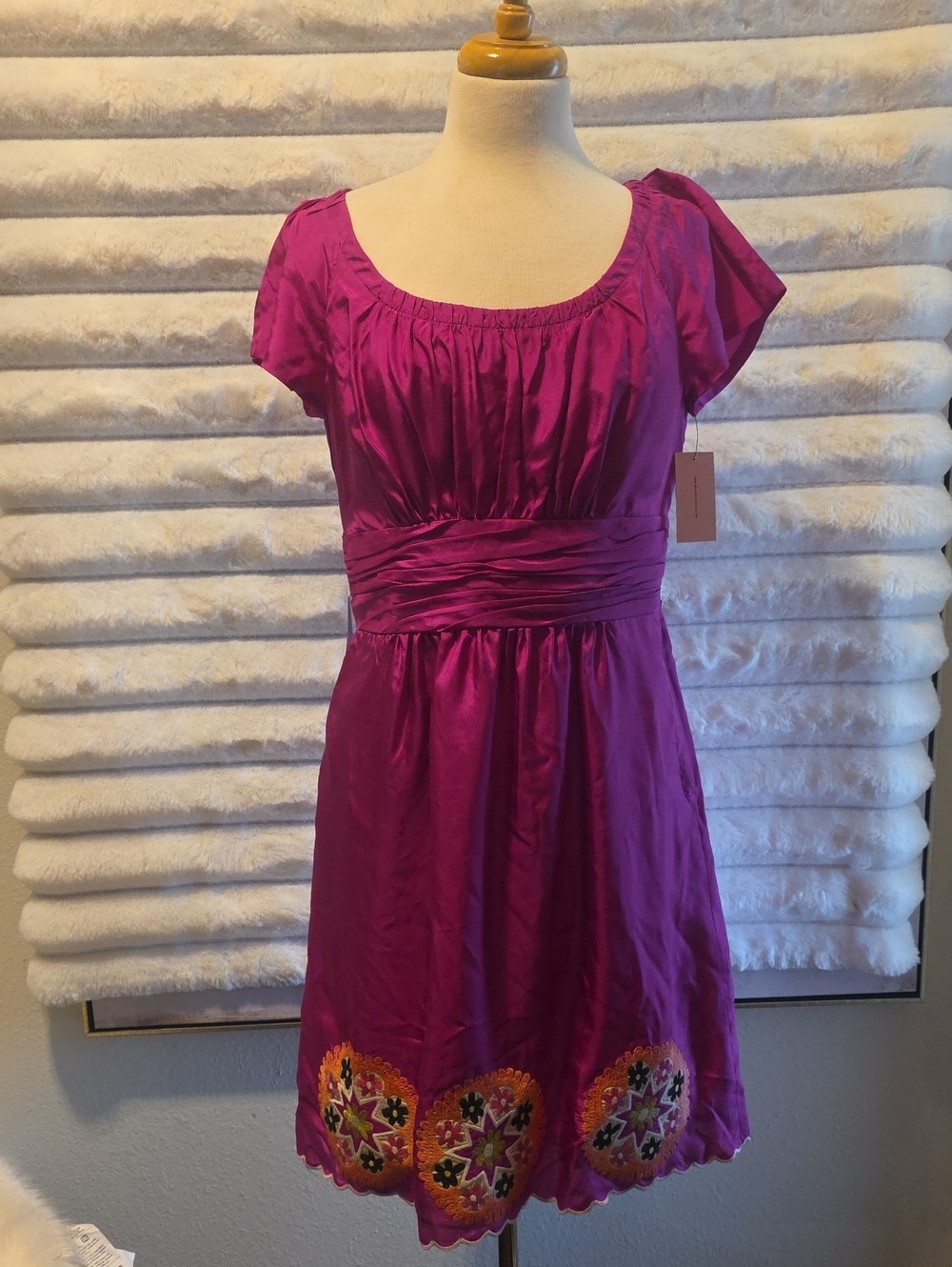 Phoebe Couture Silk Fuchsia Embroidered Short Sleeve Dress Size 10 New With Tags